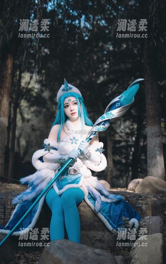 资源不能少，桃墨公子的白丝写真，老司机已经开始“打灯”了！