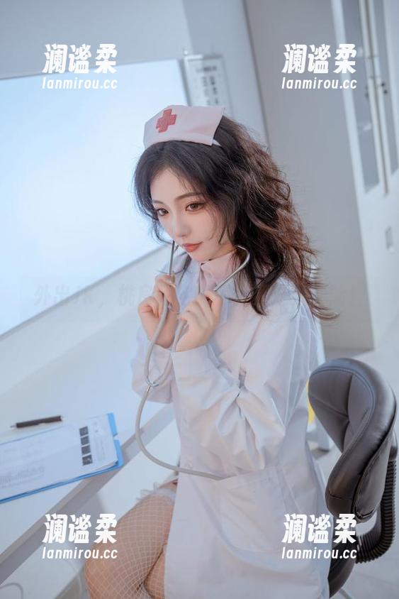 外出JK，桃良阿宅的写真资源大冒险！