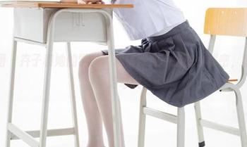 森萝财团 – 卉子和她的学妹，尽情释放私拍的小秘密，套图就像漫游奇境。