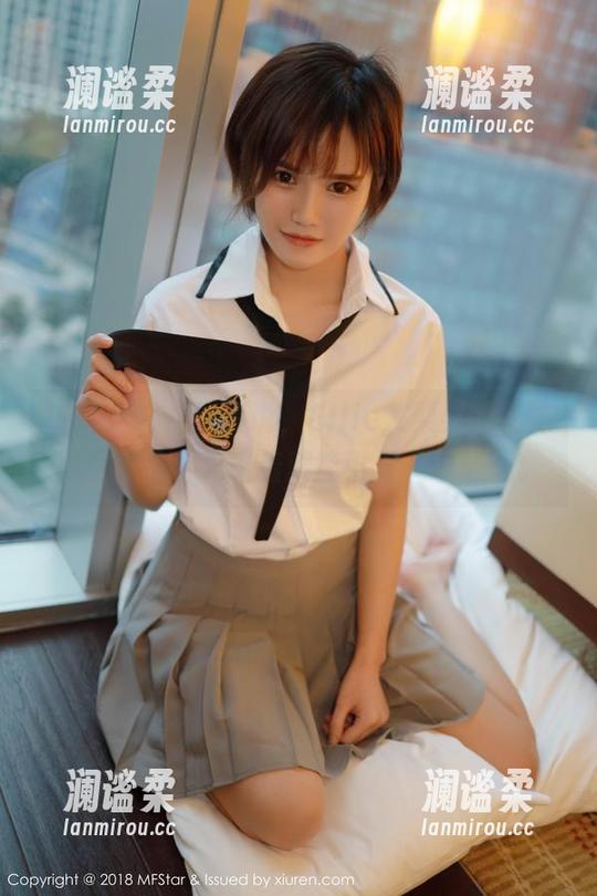 模范学院 - 认真说，Ellie艾栗栗的棉袜写真全集，光看着就能引发一堆联想。