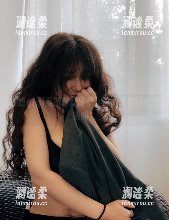 樱晚gigi美图新鲜出炉，这个天使约会糖果吗？