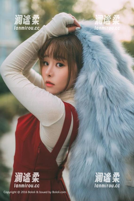 波萝社 - 修女气质的猫九酱Sakura，壁纸里的微妙尴尬，果然不怕挑战？