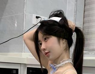 微密圈 – 小野猫vs火龙果羊：美图秀场，输赢全靠脑洞！