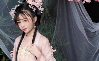 对比之下，爆机少女喵小吉的喵酱高清大片，哪里有download按钮？