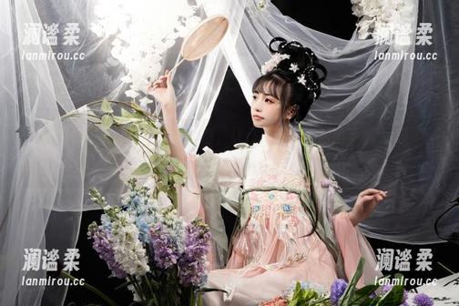 啊！爆机少女喵小吉女神美图，让作为壁纸的你的手机太美，不敢相信人类能做到这一步！