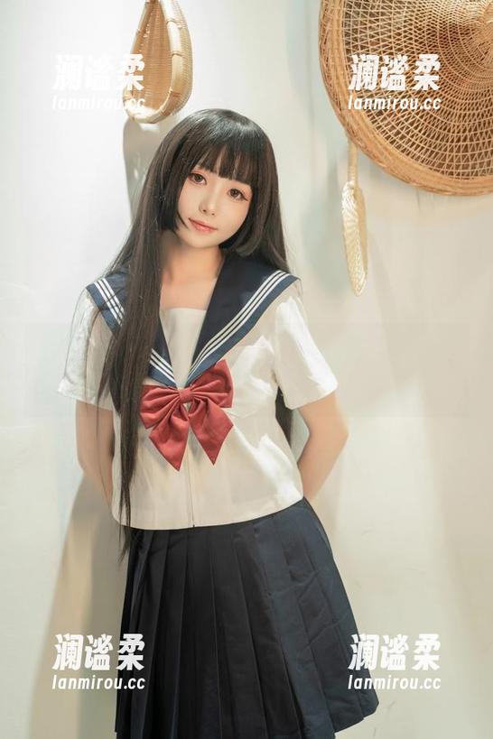 天台上的那一抹姿态，够爆机少女喵小吉的原图再加一点名场面吧？