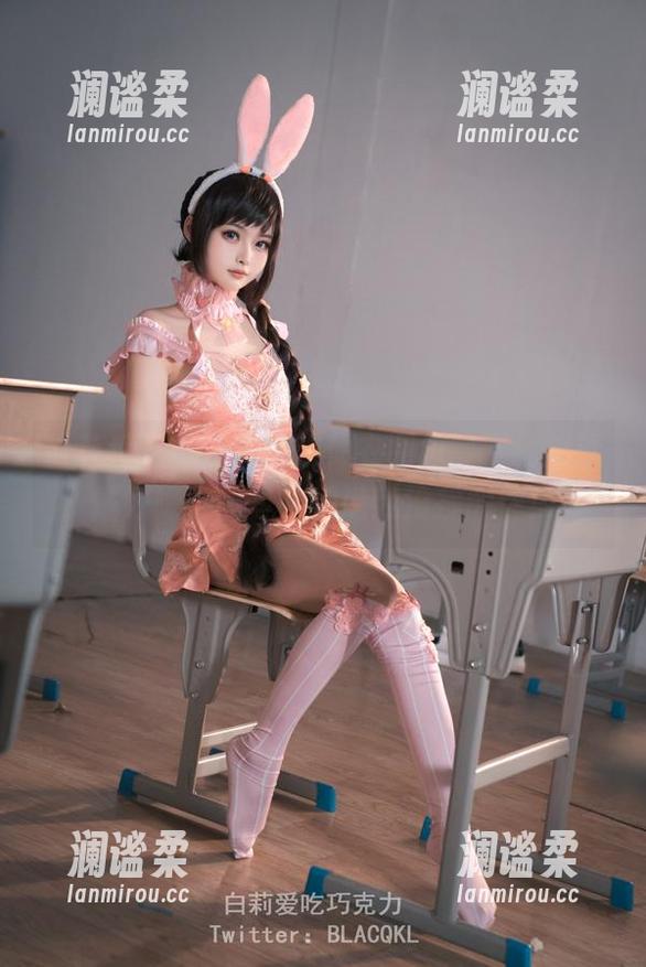 白莉爱吃巧克力的连体衣图包，下载后请戴好降温面具，别说我没提醒你！