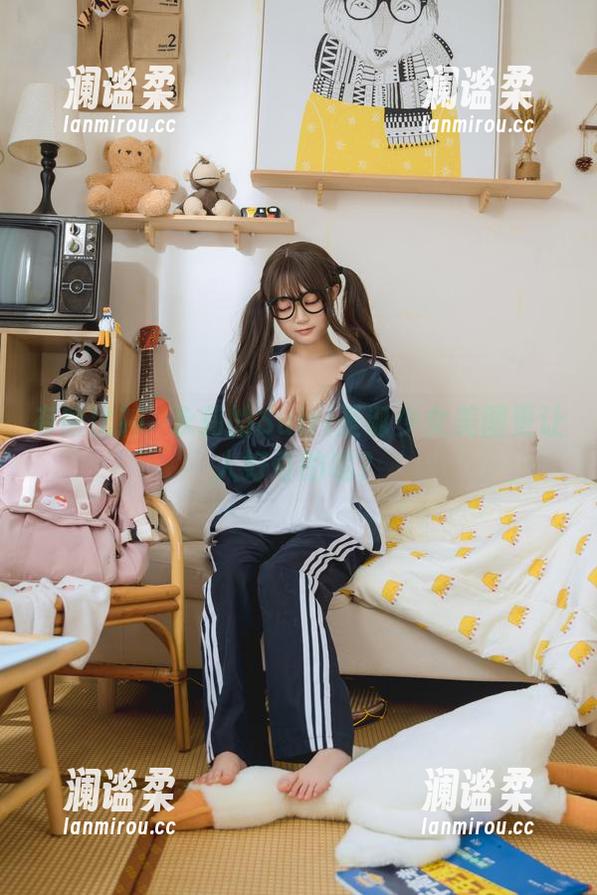 有啥比神沢永莉的Suiri圣诞少女美图更让人好奇的呢？