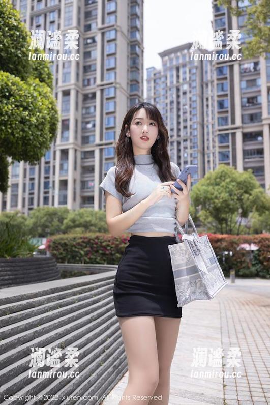 秀人网 - Yuki鱼儿穿短裤的特别写真，原图值得你一看再看！