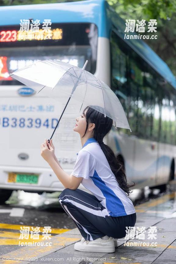 秀人网 - 在千夜未来的户外图包里，我发现了春天的味道！