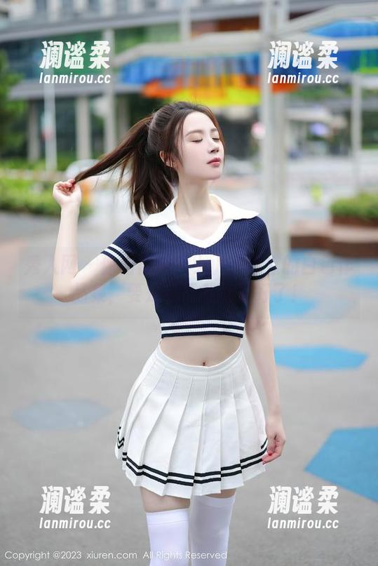 秀人网 - 你相信吗？小小白思宜的白色作品集，要是有下载就更好了！