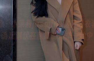 秀人网 – 小茉莉jasmine这款睡衣套图，诱惑潜伏在随意的一举一动中