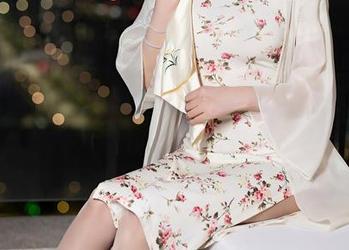 秀人网 – 战姝羽Zina的清纯“秘书”合集中，廉价的圣光去哪了？