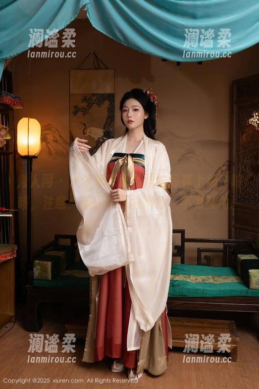 秀人网 - 汐汐爱吃草莓婚纱写真上线，咳咳，注意：流口水只为婚纱，不为其他。