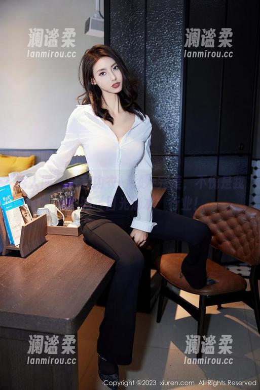 秀人网 - 全套内衣+清妙=完美，不愧是我全职的‘目光滴水’行业！