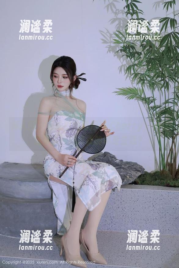 秀人网 - 私拍中的绯月樱-Cherry，天使造型能否拯救我的单身生活？