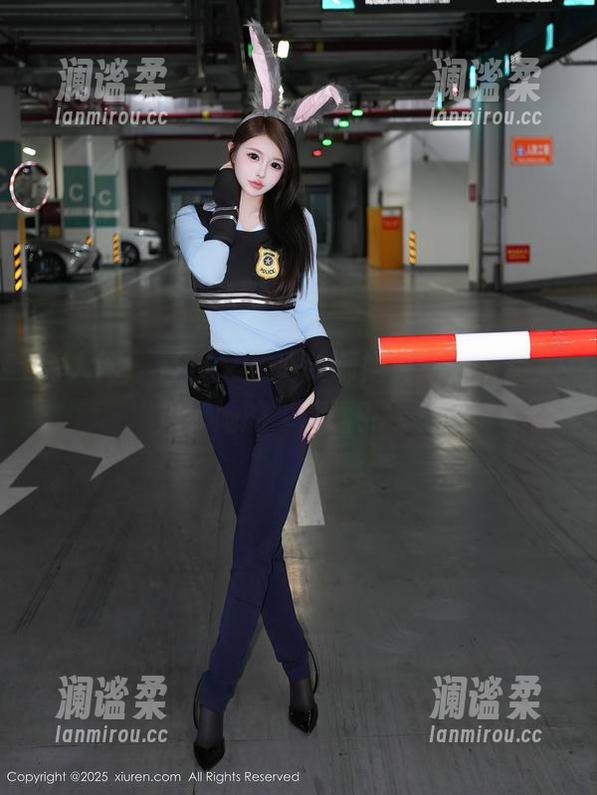 秀人网 - 言沫又在捣鼓御姐更新，快点来见证她的‘新面孔’！