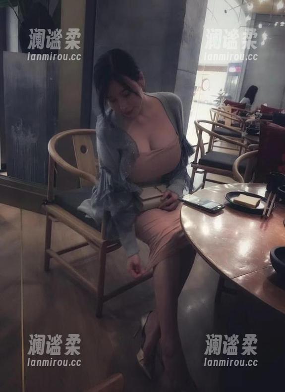 微密圈 - 你以为紫色哒豚豚只会穿吊带白丝？库里还有更多欢乐佳作等你来发现！