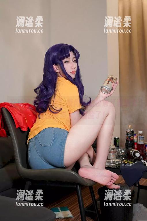 在线等资源更新，绞肉姬的牧濑红莉栖太会摆姿势了，撞脸了！