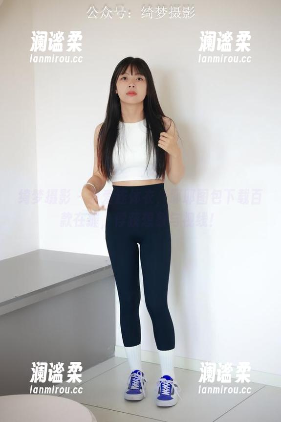 绮梦摄影 - 我爱连体衣，耶耶图包下载百款在握，俘获想象与视线！