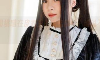 图集：胡桃喵在皮衣里的迷离瞬间，谁说不能搞怪？