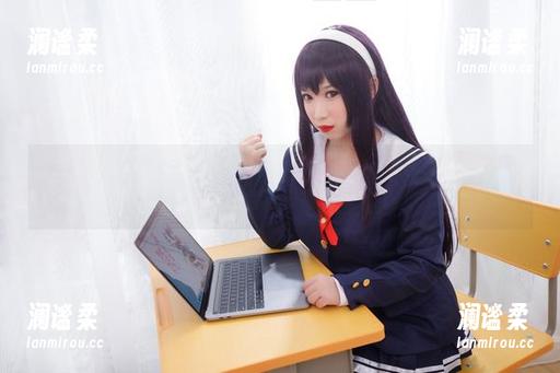 穿上透明护士装的胡桃猫Kurumineko，cos画风一变，能把病都治好啊！