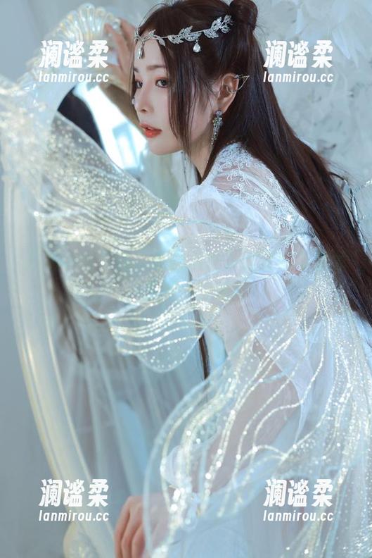 苏嫣qvq在线，原图灰丝下的轻松与随意，果然一言难尽
