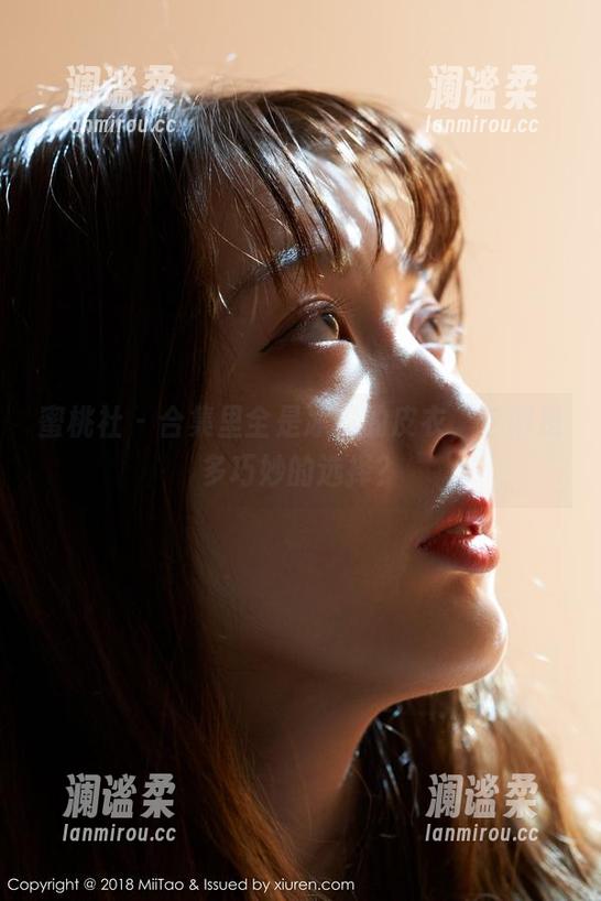 蜜桃社 - 合集里全是冰露的皮衣，这得是多巧妙的选择？