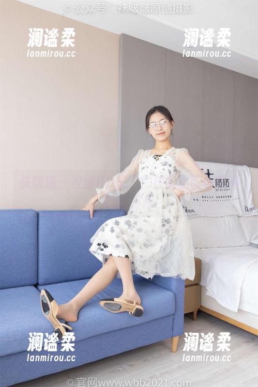 袜啵啵 - 校服HD来了！甜甜圈带你重温校园岁月