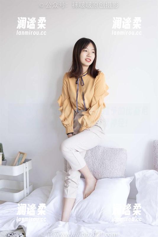 袜啵啵 - 把你的视线锁定在稚予的比基尼图集，免费刺激你的幽默神经！