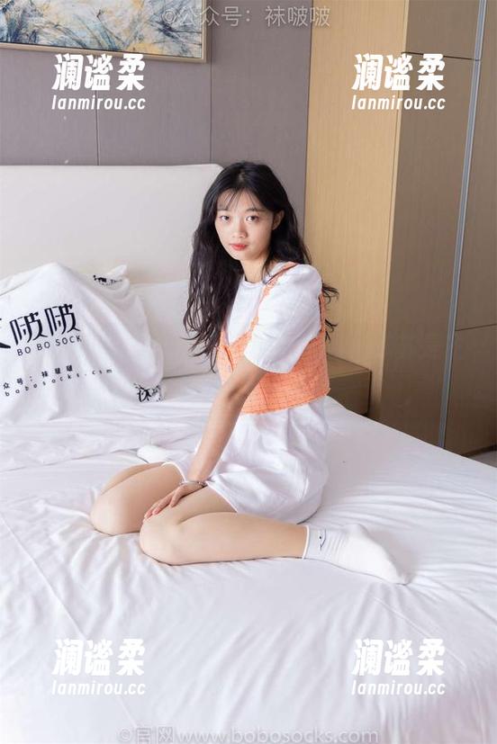 袜啵啵 - 美图与蕾丝的二人秀，苏苏是主角，谁在旁观？