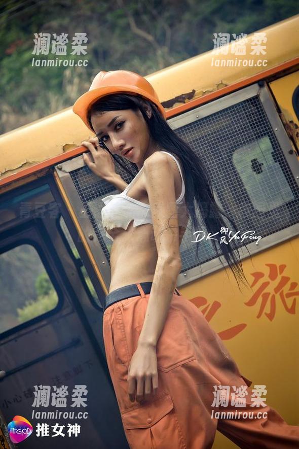 青豆客 - 王语纯私房美图大揭露，校园里的完全是心动杀手啊。