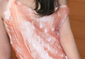 青豆客 – 游泳季节来啦！罗婉莹免费泳衣图册，快来领取你心目中的清凉服饰！