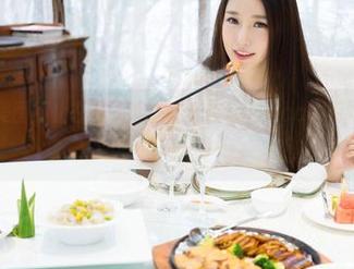 魅妍社 – 美图不止在镜头下，陆金佳Jessica的厨娘写真，味道满分！