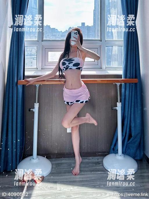 微密圈 - 套图激活童心，兔女郎黎允熙带来的模糊记忆